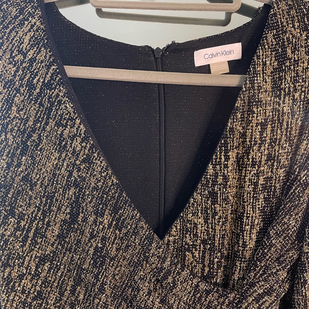 CALVIN KLEIN Black and gold holiday party dress long sleeve